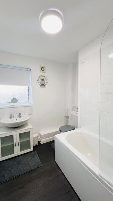 New Fully Furnished Cosy Home Balderton Εξωτερικό φωτογραφία